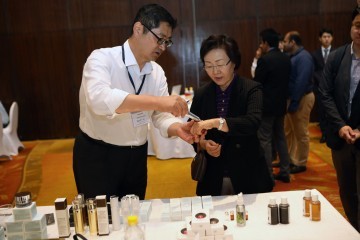 강남구, 연휴도 반납 아시아시장 판로 개척