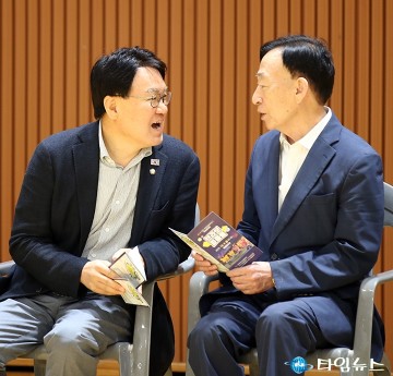 피클볼 코트서 나란히…황운하 의원·설동호 대전시교육감의 환한 교감
