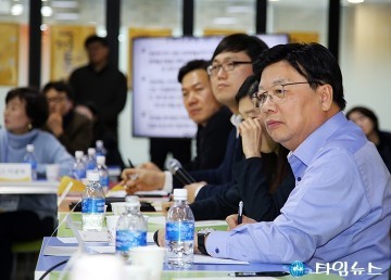 권선택 대전시장, 경청·메모·확인!