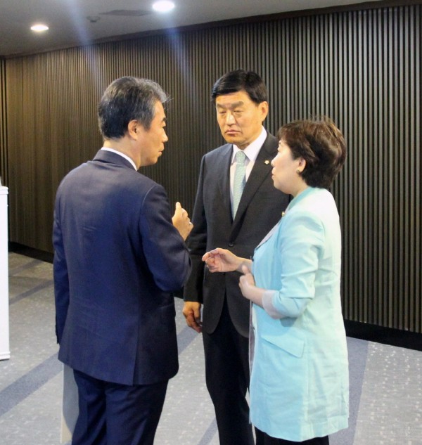 민병주 의원, 과학기술 외교역량 강화 위한 대정부건의서 전달