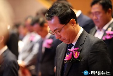 광복절 경축식에 참석한 박희조 동구청장