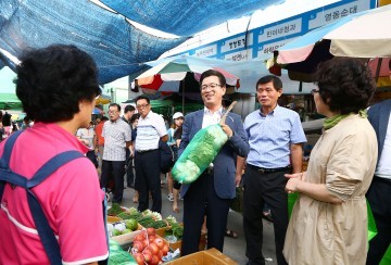 허태정 유성구청장, 전통시장 살리기에 앞장!