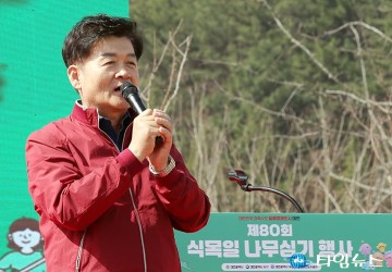 김동수 유성구의회 의장, 유성·서구 경계서 싸우지 않고 나무처럼 화합하겠다