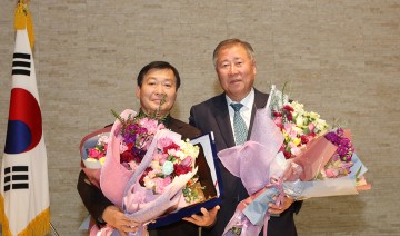 서산시의회 김맹호 의원, 재경서산향우회 우수의정활동상 수상