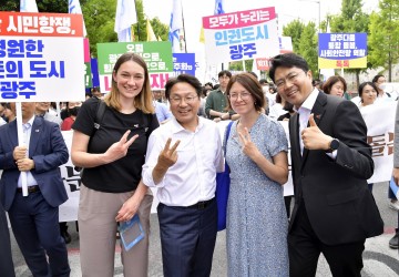 강기정 광주시장, 5·18민주화운동 민주평화대행진 참여