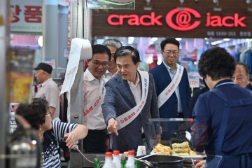 김태흠 충남지사, 추석 앞두고 천안·아산 전통시장 민심 청취