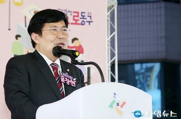 ‘동구夜놀자 야시장’ 개막식에서 인사말 하는 윤창현 의원