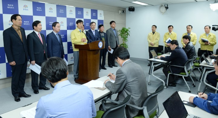 안희정 지사, “보강접종·항체 전수조사에 방역력 집중”