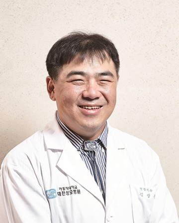 [건강 칼럼]  100세 시대 핵심 키워드는 ‘뼈’ 건강 관리에 있다. 