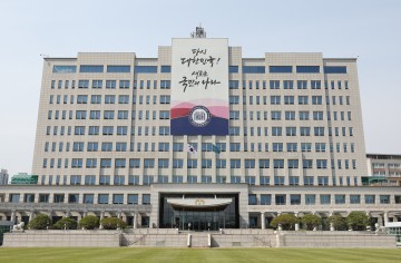 대통령실 "한중일 정상회의, 中호응에 달려…매달리지 않을 것"