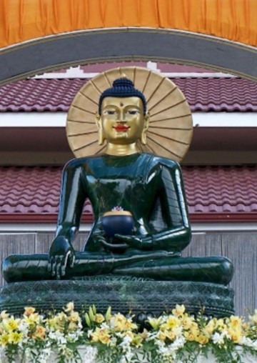 세계 순례 중인 제드 붓다(Jade Buddha:비취 부처님)마지막 순례