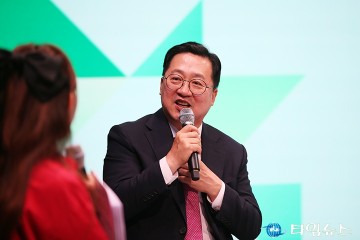 시민과 대화 나누는 이장우 대전시장