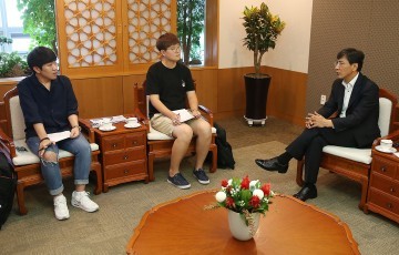 안희정 지사, 대학생 SNS 홍보단과 소통!