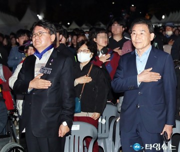 ‘대전 빵축제’에 참석한 황운하 국회의원과 박용갑 전 중구청장
