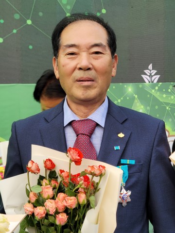 (사)한국농촌지도자 안동시연합회 손재웅 회장 산업포장 수상