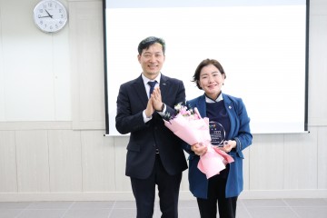 박미정 광주시의원, 광주사회서비스원 감사패 받아