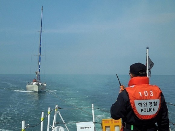 군산해경안전서, 추진기 고장 요트 1척 구조 