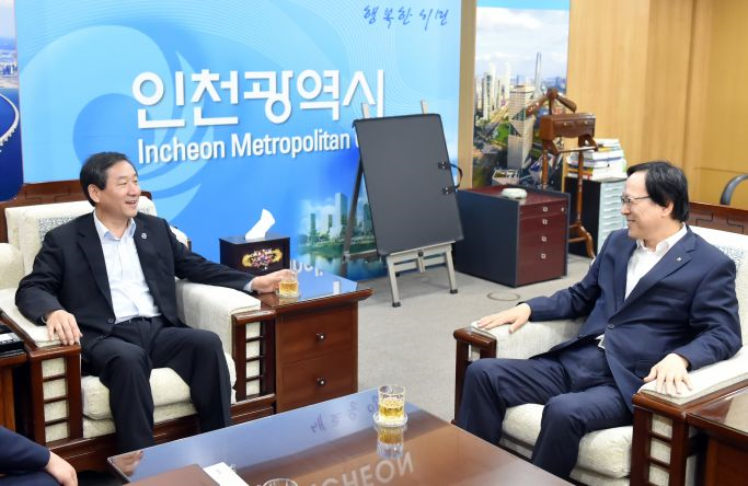 유 시장, NH농협금융지주 김용환 회장 접견