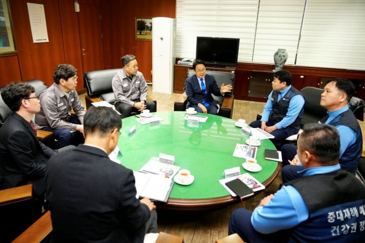 금호타이어 곡성공장 간담회에 참석한 강기정 광주시장
