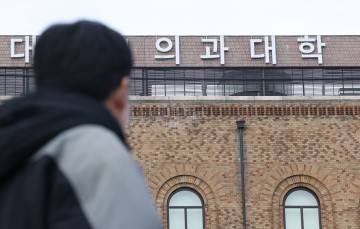 의사 82%, 의대 증원 반대…"의사 수 이미 충분"