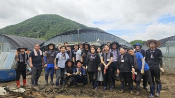 충남도의회 농수산해양위원회·사무처, 수해 농가 복구지원