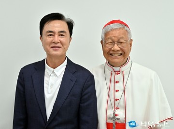 김태흠 지사, 유흥식 추기경 미사 참석…“교황 충남 방문 논의”