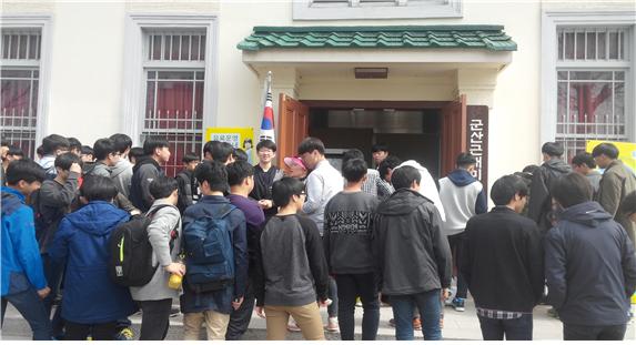 군산시 관광객 수 작년 대비 18% 증가 유료관광지의 지난달 관광객 수  7만3982명 기록