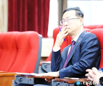 ‘우리동네 사업설명회’에 참석한 민경배 대전시의회 의원