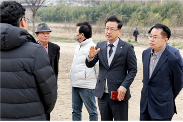 민경배 대전시의회 의원, 유등천변 현장점검 실시