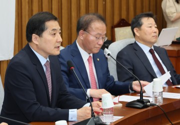 여당  민주, 비리연루 대표·쩐당대회·코인사태…총체적 남국