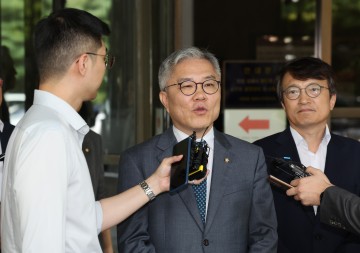 최강욱 '의원직 상실'  징역형 집유 확정으로 직 잃어…"검찰개혁 등 할일 찾을 것"