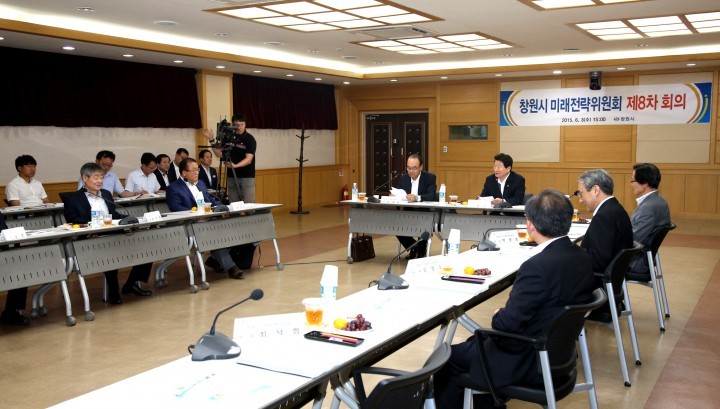 도시락 먹으며 ‘미래전략’ 마련에 ‘골몰’