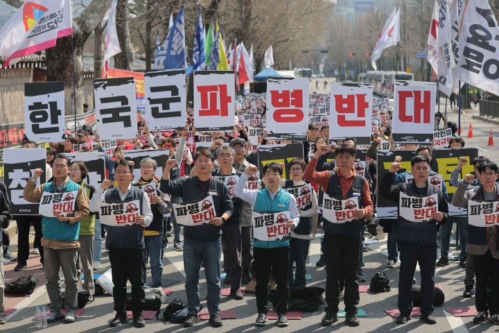 "미 패권의 수에즈 모멘트인가"…이란전 한 달, 동맹국에 날아든 '안보 청구서'