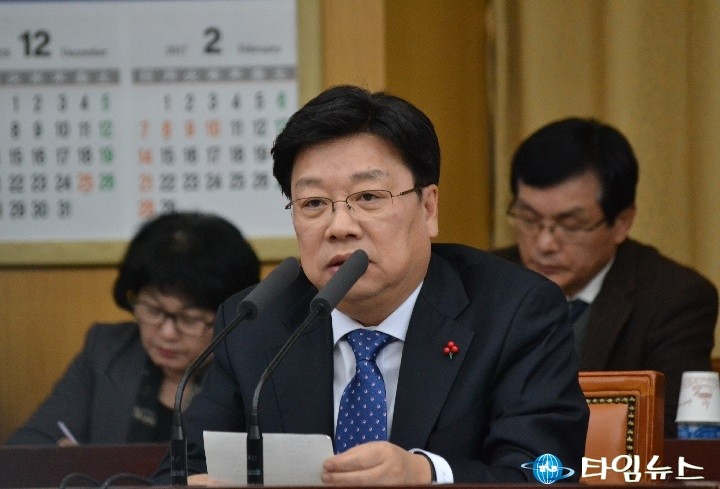 권선택 대전시장, ‘먼저 가슈’에 이어 ‘먼저 보슈’ 제안