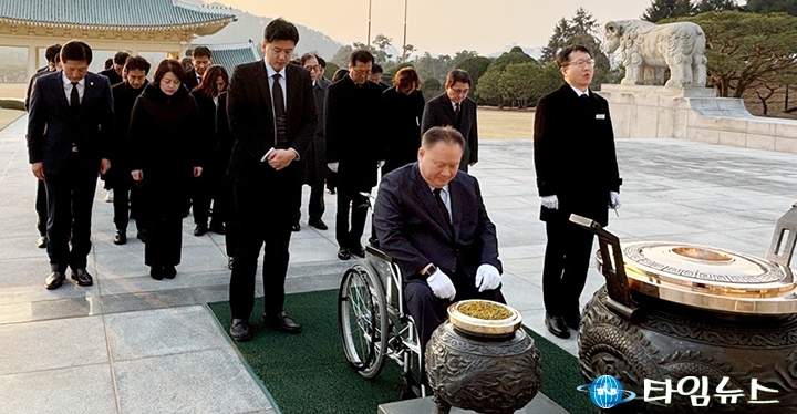 이상민 의원, 현충원 참배를 시작으로 공식선거운동 돌입