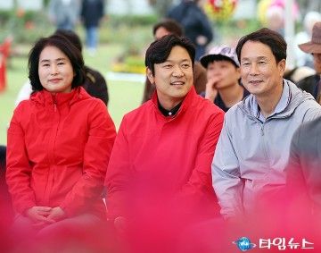 장미전시회에 참석한 김영희·박철용·이상래