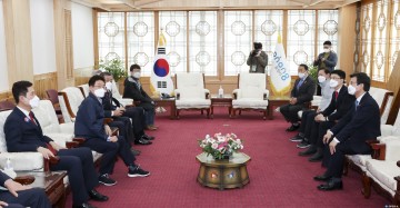 제10회 전국 수산인의 날 기념식에서 수산인 결속 다져