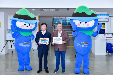 여수 핫플투어한 세계적인 팝페라 가수 폴포츠 