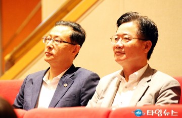 ‘직장 내 폭력예방 교육’ 받는 민경배·이재경 대전시의회 의원