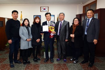 대전시의회 조원휘 의원, 송강중학교 교육발전 유공 감사패 받아!