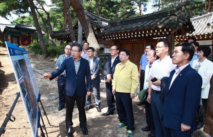 권선택 대전시장, ‘이사동 전통유교 민속마을’ 현장 방문