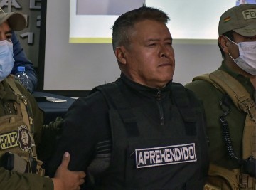 '천하평정 3시간' 쿠데타...볼리비아 장성 6개월 구금령