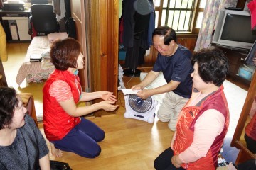 청주시  자연환경보전협의회사직1동, 폐지 주워 모은 돈 장학금으로 쾌척