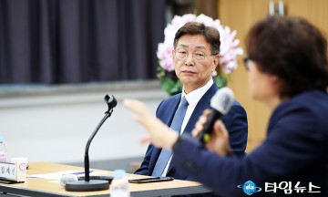 경청하는 김제선 중구청장