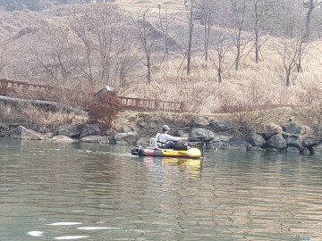  탄금호 동력보트 이용 낚시행위자 2명 적발 과태료 처분