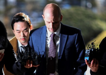 ‘셀프 조사’ 증거 인멸 의혹… 쿠팡 로저스 대표, 12시간 고강도 조사