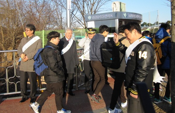 천안교육지원청,교통안전 캠페인  ‘행복한 등굣길 지킴이 출동! 