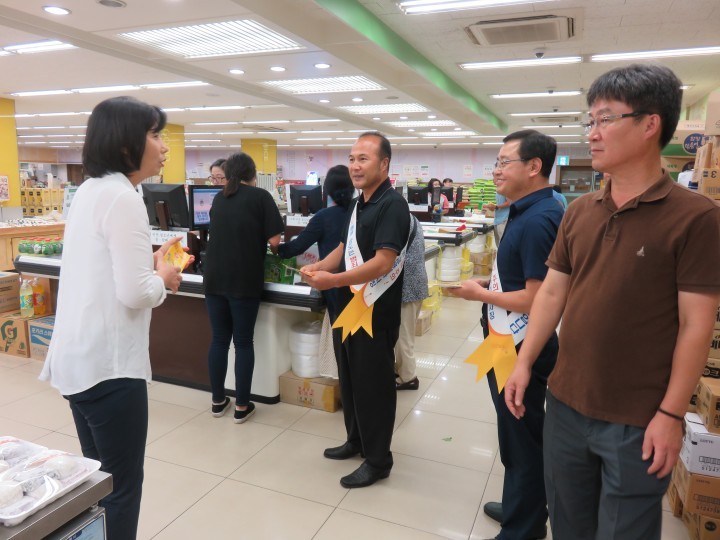 “옥천서, 불량식품․전화금융사기 예방 캠페인 실시”