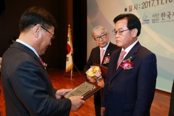 백선기 칠곡군수, 지체장애인날 기념‘상곡인권상 최우수상’수상