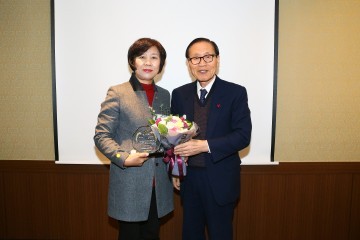 대전 유성구의회 강숙자 의원, 유성구 행복네트워크로부터 감사패 수상